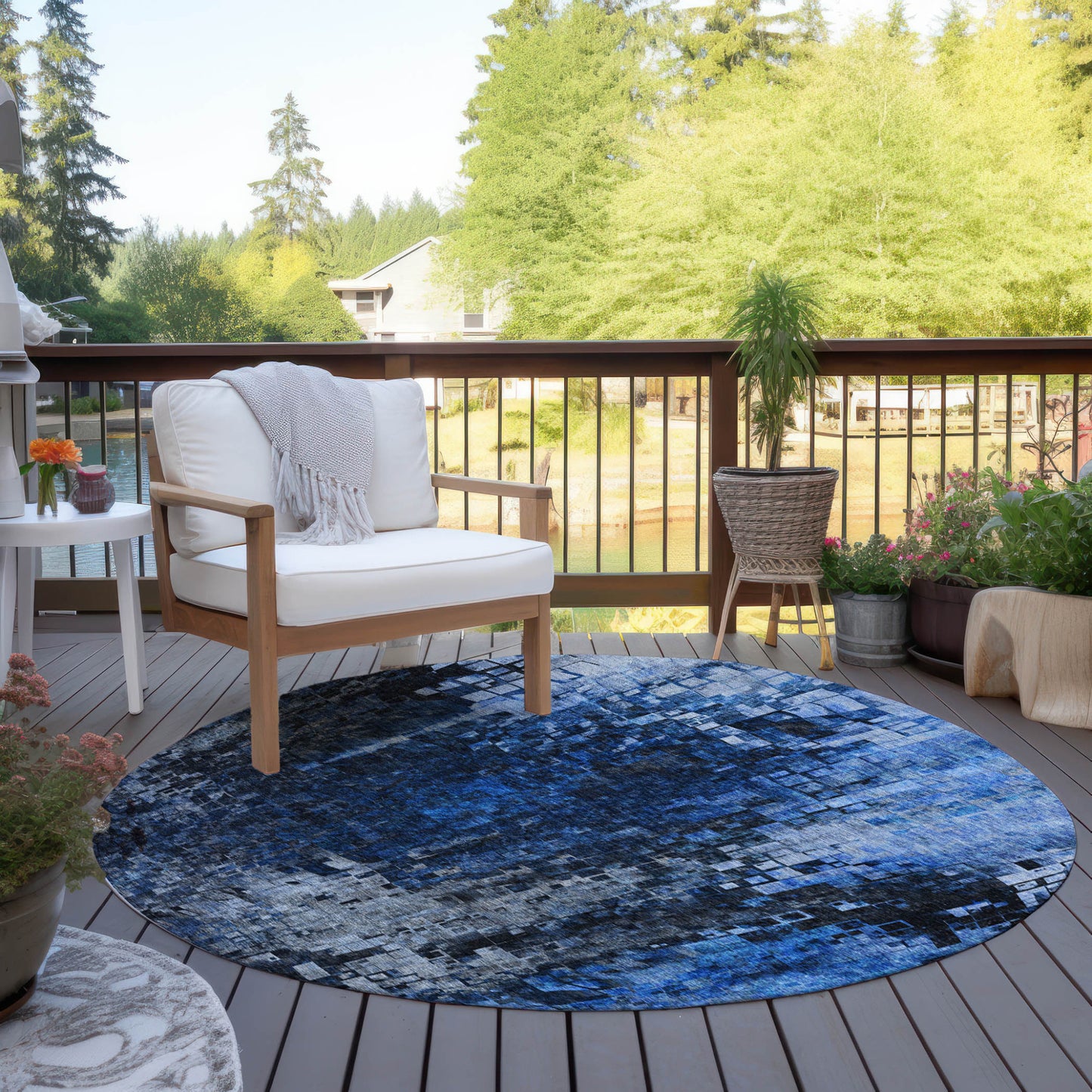 8' Navy Blue And Denim Blue Round Abstract Washable Indoor Outdoor Area Rug-4